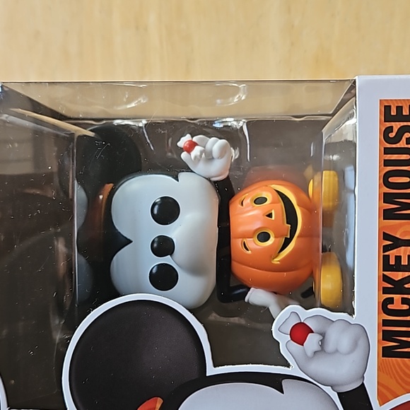 DISNEY MICKEY MOUSE FUNKO POP - Picture 3 of 9